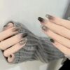 أظافر صناعية متوسطة مربعة لامعة مع تصميم فضي، 24 قطعة